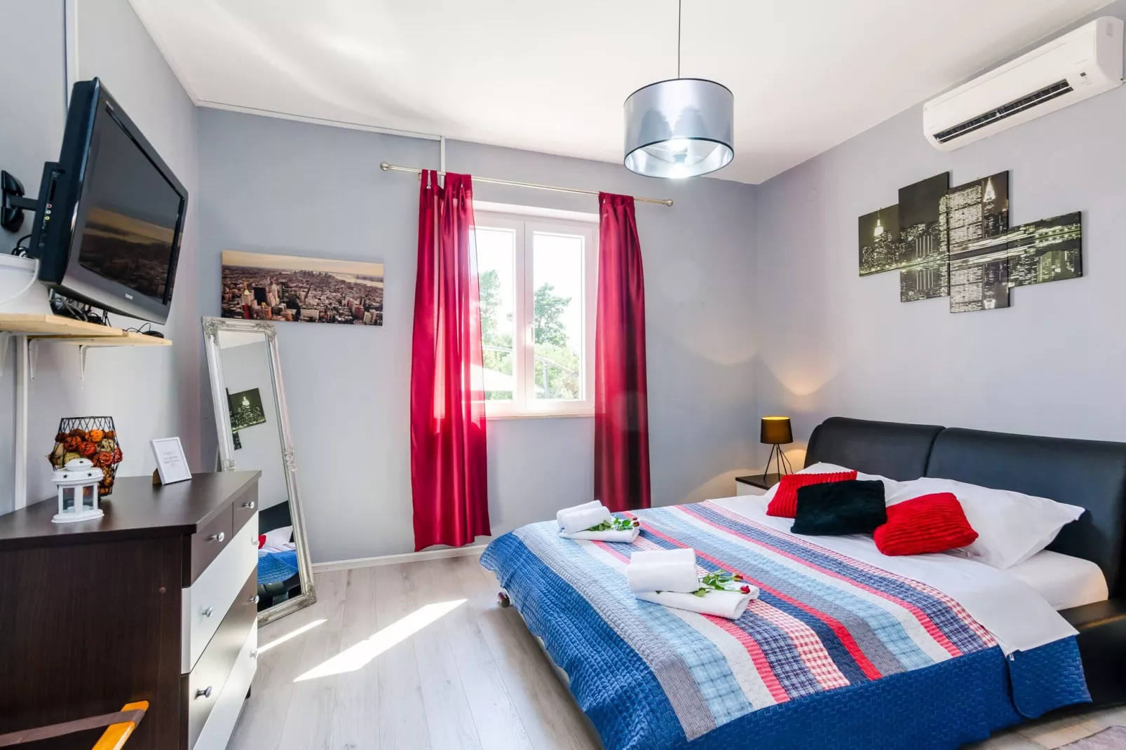 Holiday Home Lungo Mare - Three Bedroom Holiday Home with Terrace and Sea View-Bedroom