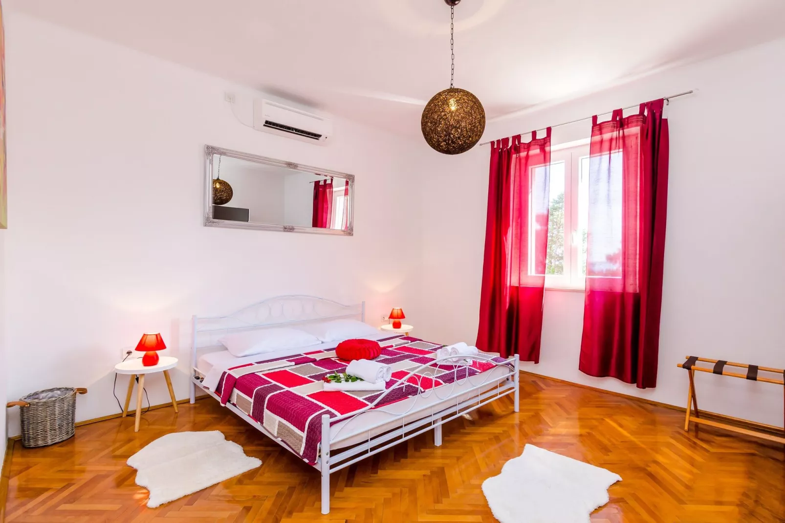 Holiday Home Lungo Mare - Three Bedroom Holiday Home with Terrace and Sea View-Bedroom