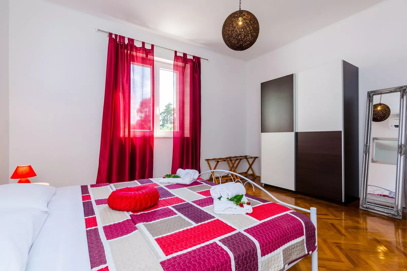 Holiday Home Lungo Mare - Three Bedroom Holiday Home with Terrace and Sea View-Bedroom