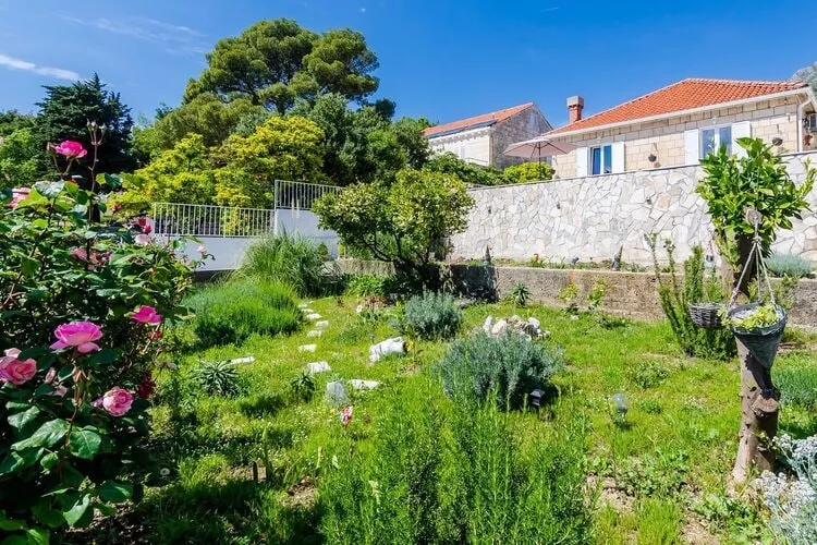 Holiday Home Lungo Mare - Three Bedroom Holiday Home with Terrace and Sea View-Outdoor