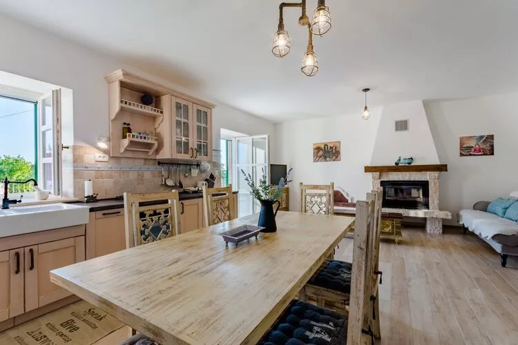 Holiday Home Rustic - Two Bedroom Holiday Home with Private Pool-Dining room