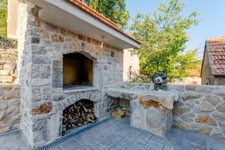 Holiday Home Rustic - Two Bedroom Holiday Home with Private Pool-Facilities