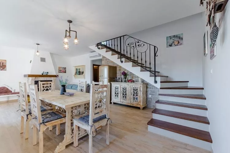 Holiday Home Rustic - Two Bedroom Holiday Home with Private Pool-Indoor