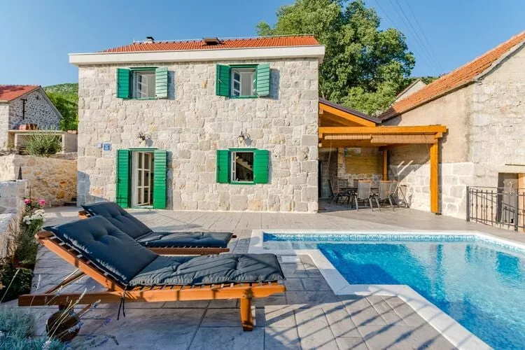 Holiday Home Rustic - Two Bedroom Holiday Home with Private Pool-Pool