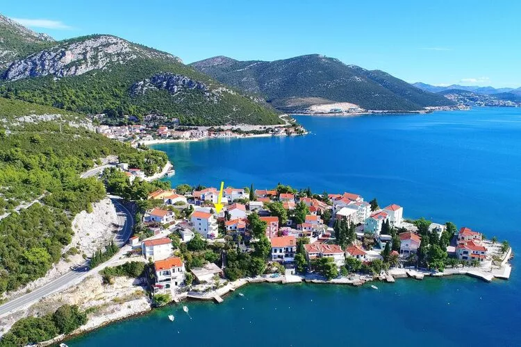 Apartments Mediterranean House - Two Bedroom Apartment with Terrace and Sea View-Vue