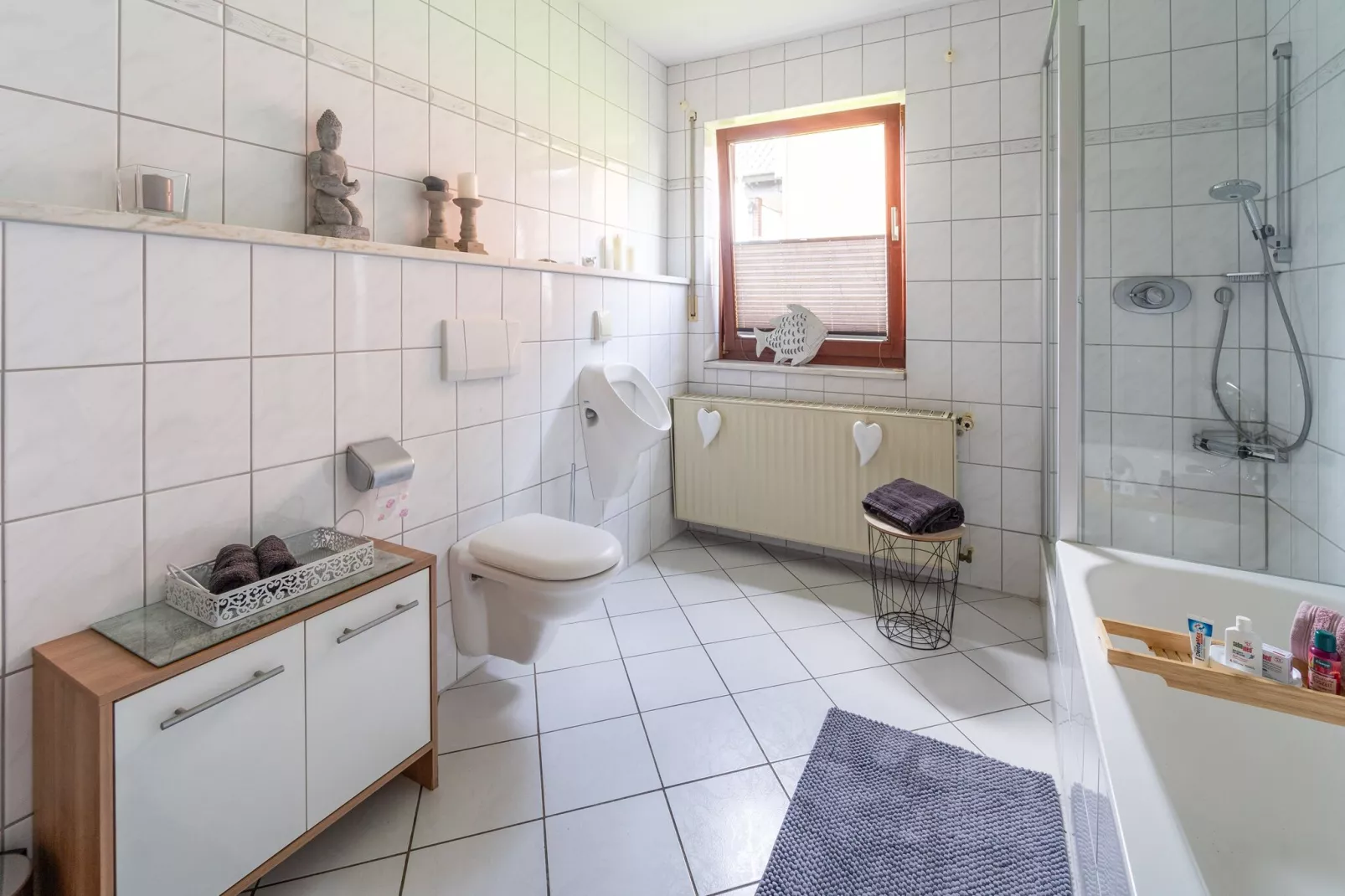Modern holiday flat with pool in the Harz-Bathroom