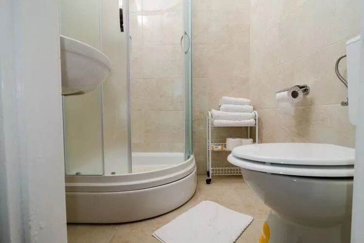 Rooms Pile - Comfort Double Room with Patio-Bathroom