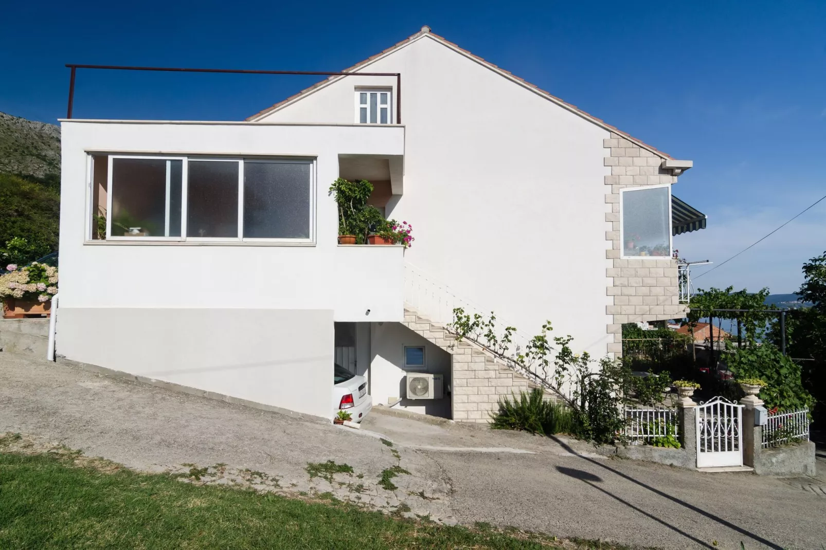 Leo's Room - Double Room with Balcony and Sea View-Outdoor