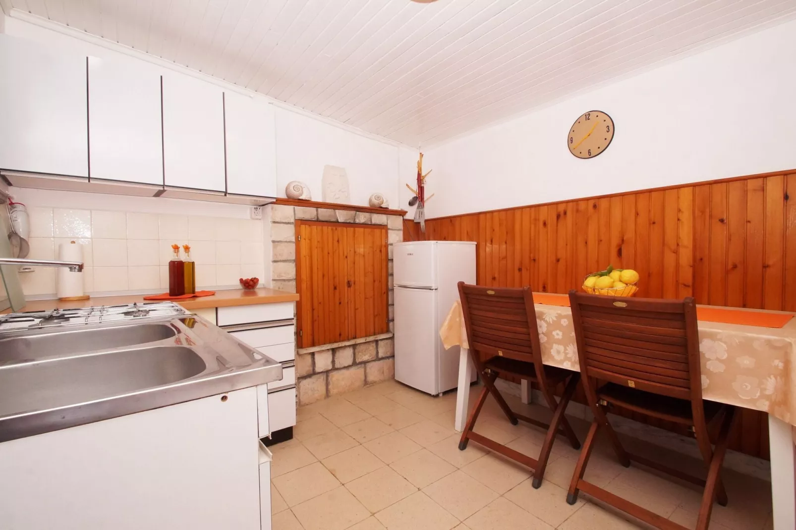 Vacation House Planika - Two Bedroom Holiday Home with Terrace and Sea View-Küche