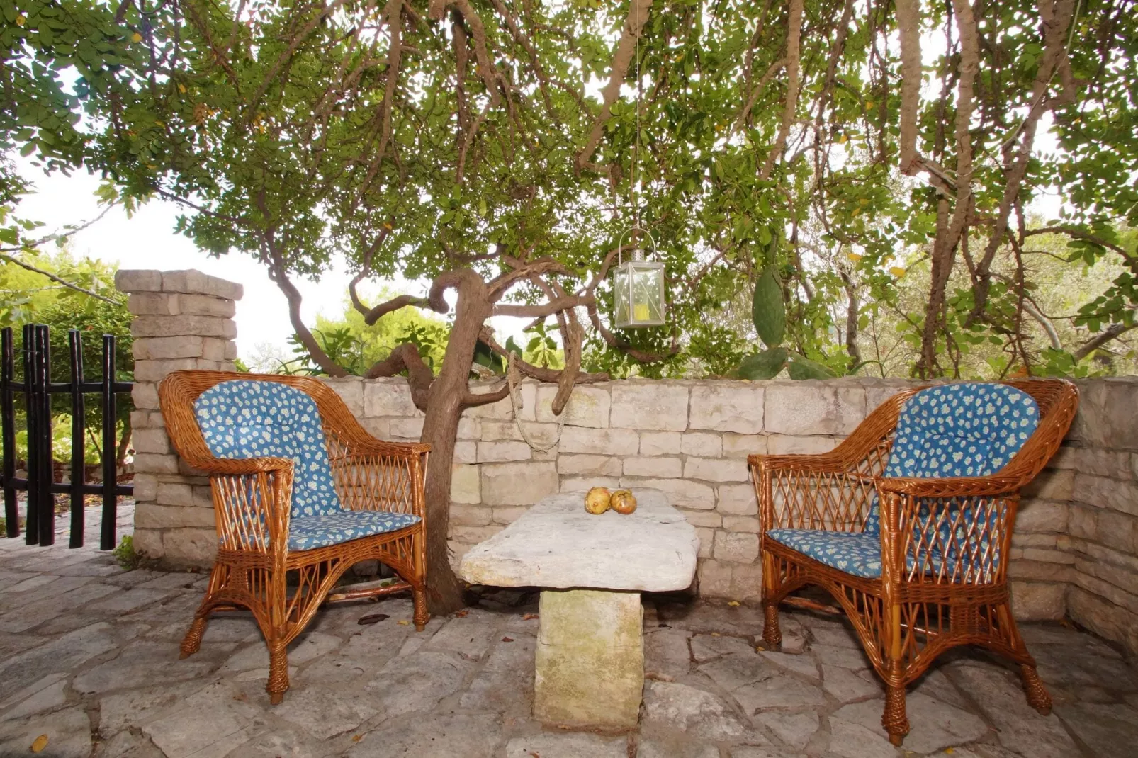 Vacation House Planika - Two Bedroom Holiday Home with Terrace and Sea View-Terrasse