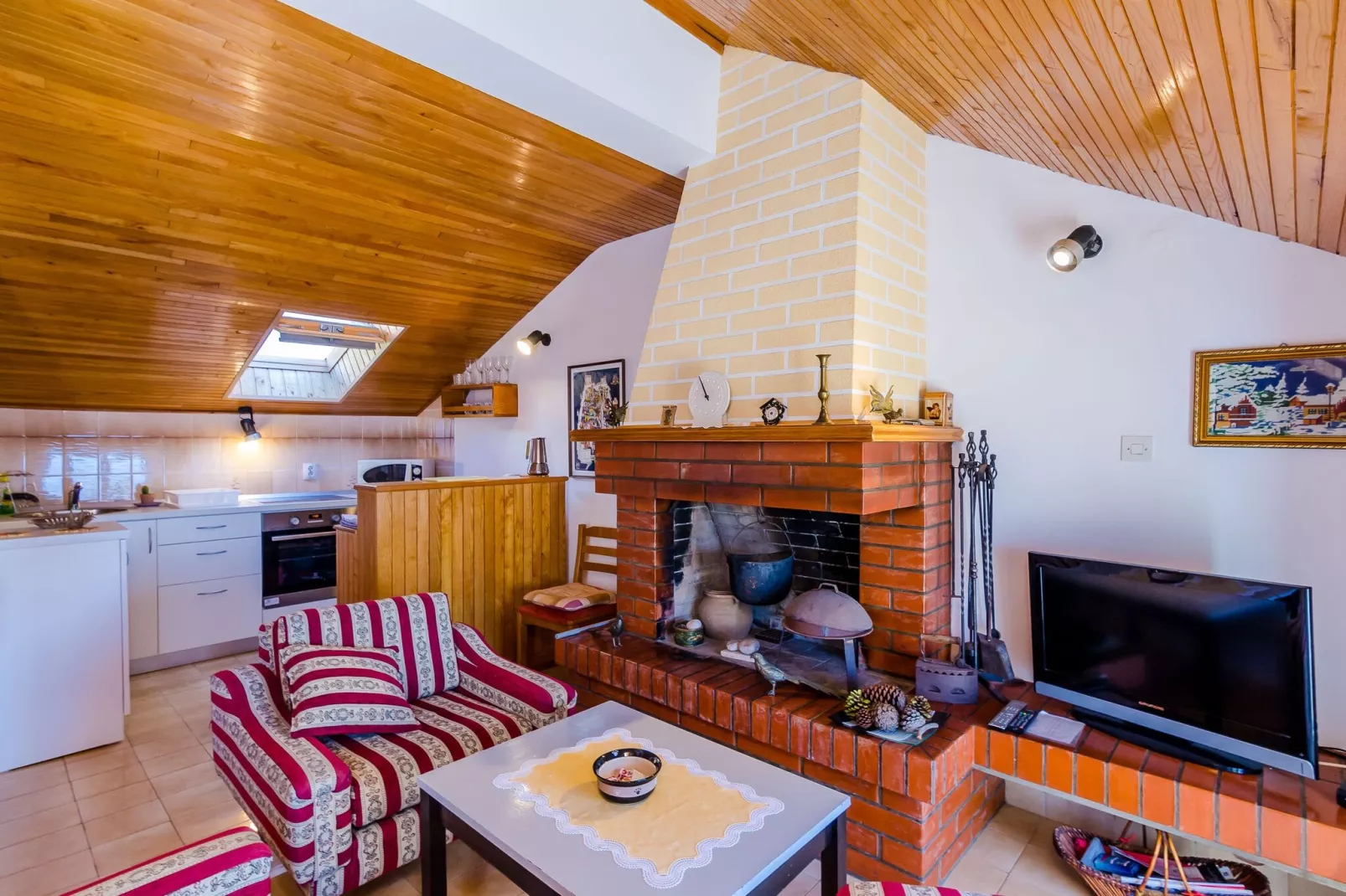 Apartment and Room Cicko - One Bedroom Apartment with Terrace and Sea View (Attic)-Living room