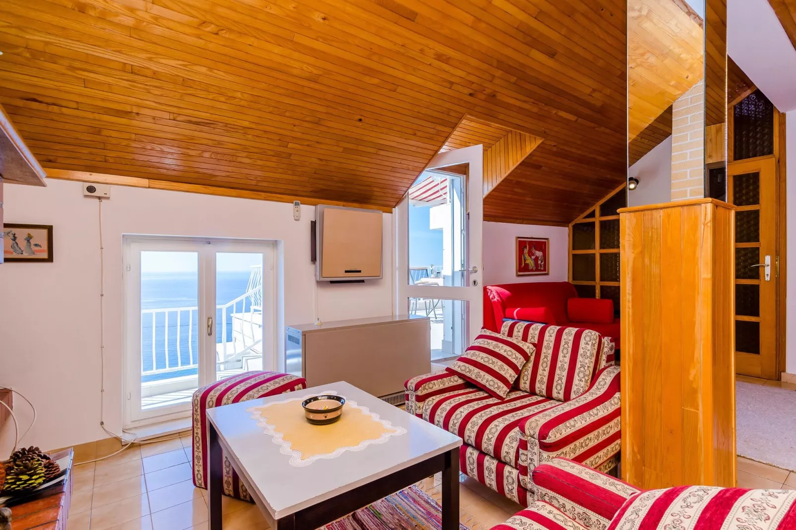 Apartment and Room Cicko - One Bedroom Apartment with Terrace and Sea View (Attic)-Living room