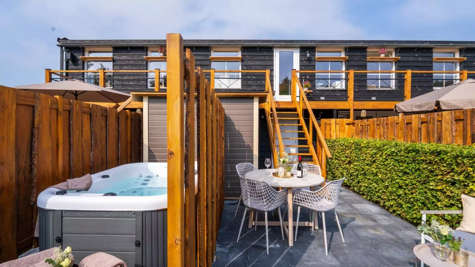 De Vale-Exterior summer