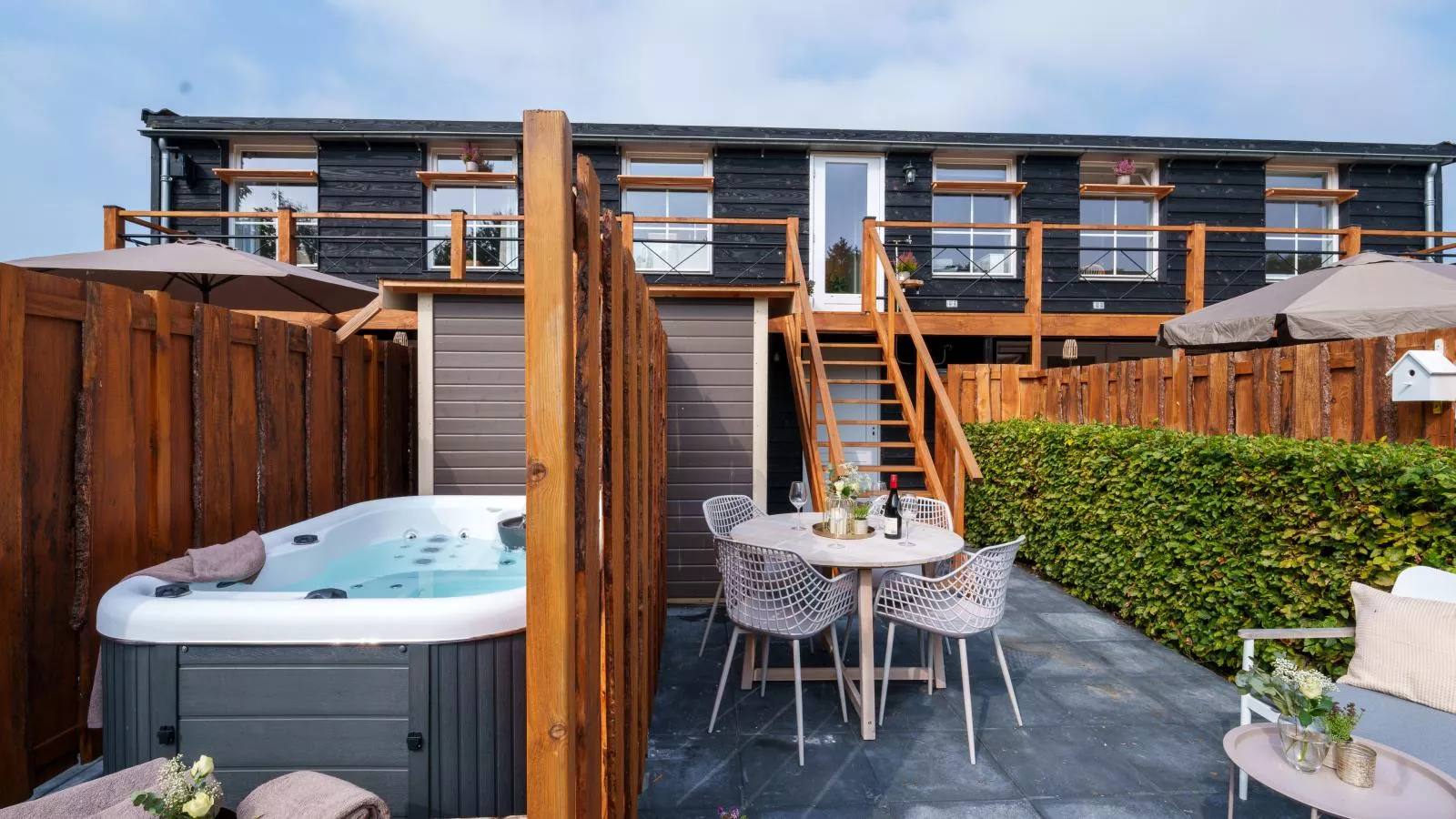 De Vale-Exterior summer