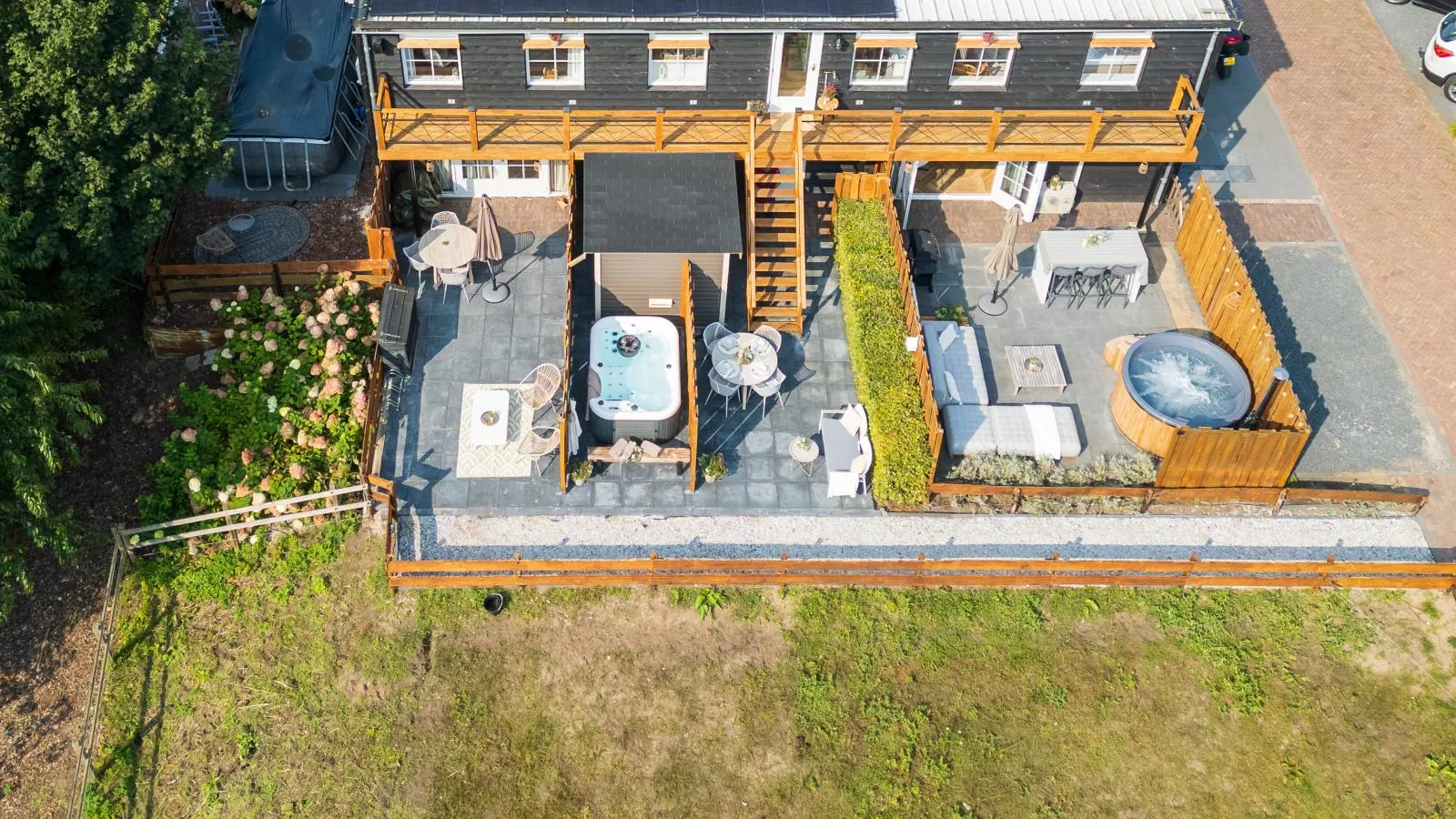 De Vale-Exterior summer