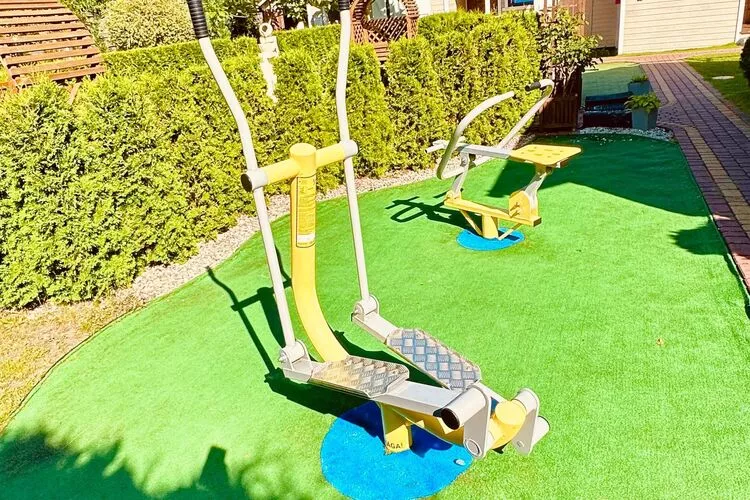 Holiday resort with the pool Wiselka-35 qm Typ A-Jardin d'été