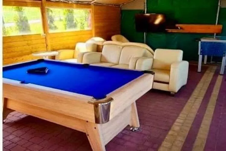 Holiday resort with the pool Wiselka-35 qm Typ A-Salle de loisirs