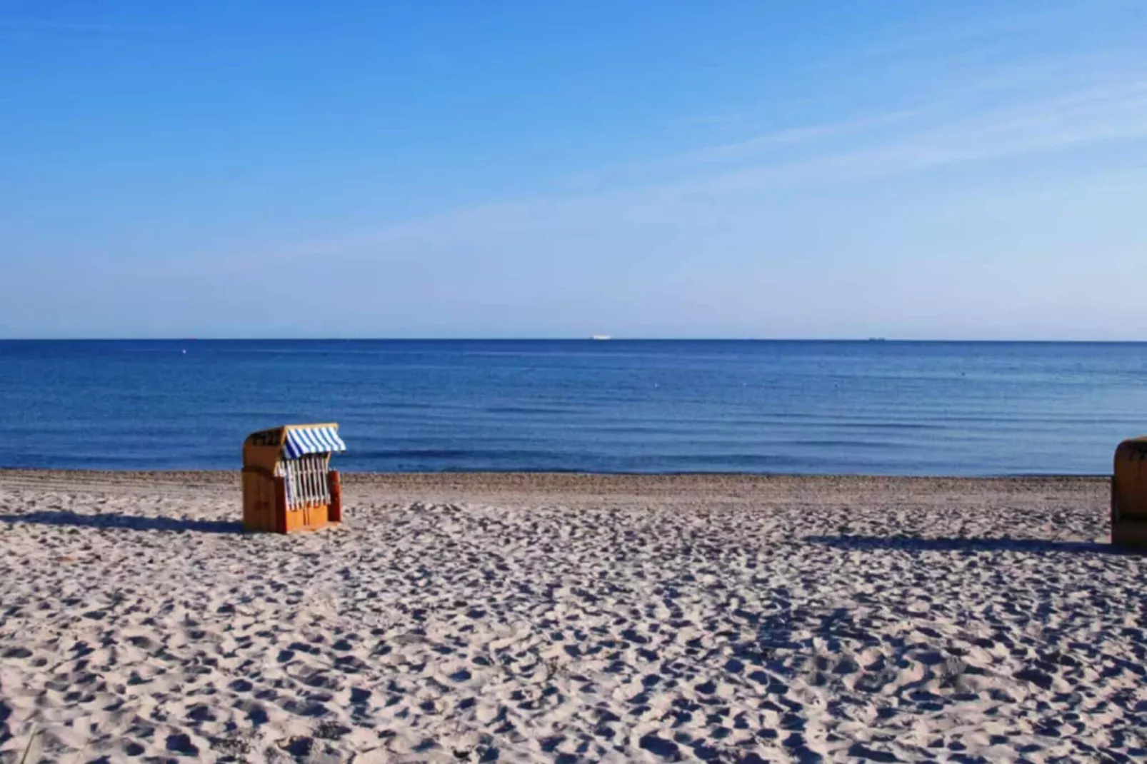 Nice holiday home near the beach-Outdoor