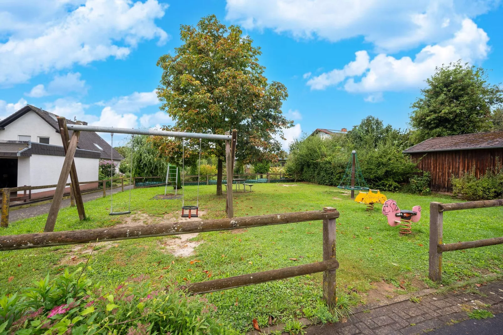 Ferienwohnung zum Zaubergarten-Gardens summer