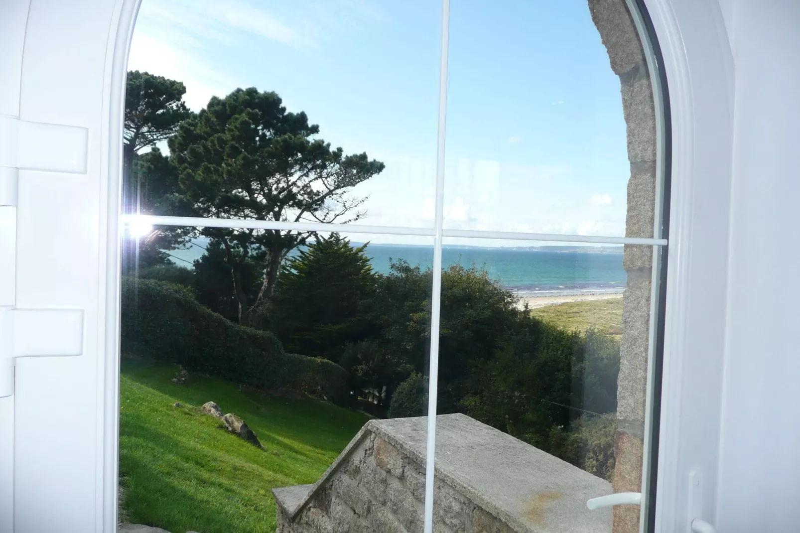 Ferienhaus mit Panorama-Meerblick Plonévez-Porzay-Aussicht Sommer