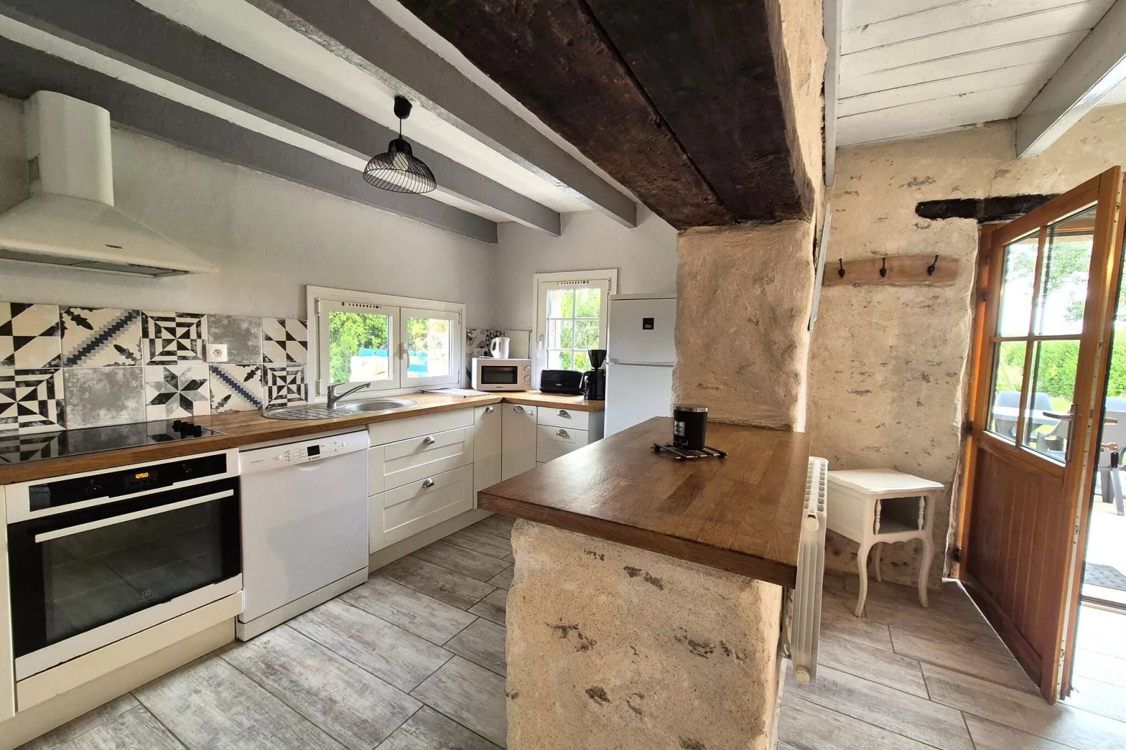 Maison de pêcheur Plougoulm-Kitchen