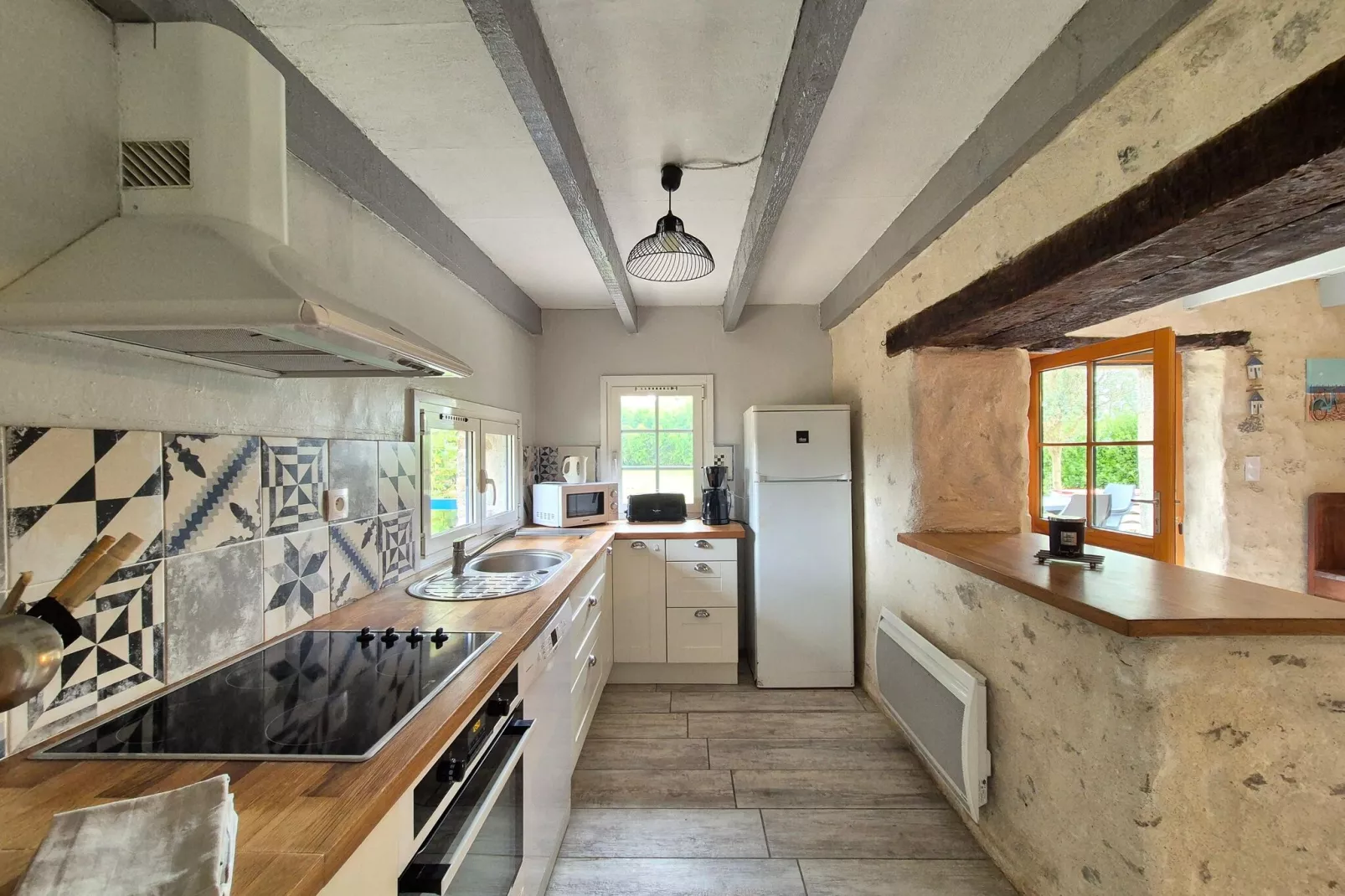 Maison de pêcheur Plougoulm-Kitchen