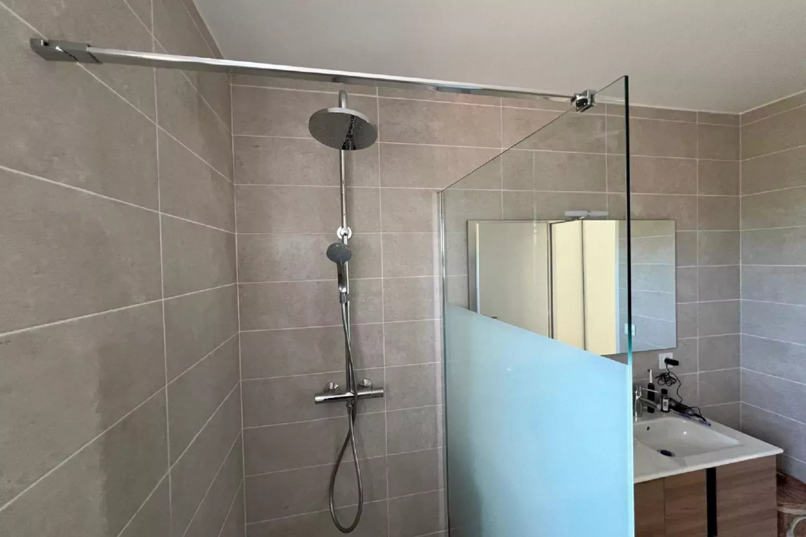 L'Esquirol-Bathroom