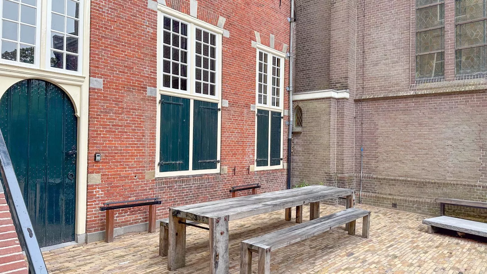Klein Weeshuis-Terrace balcony