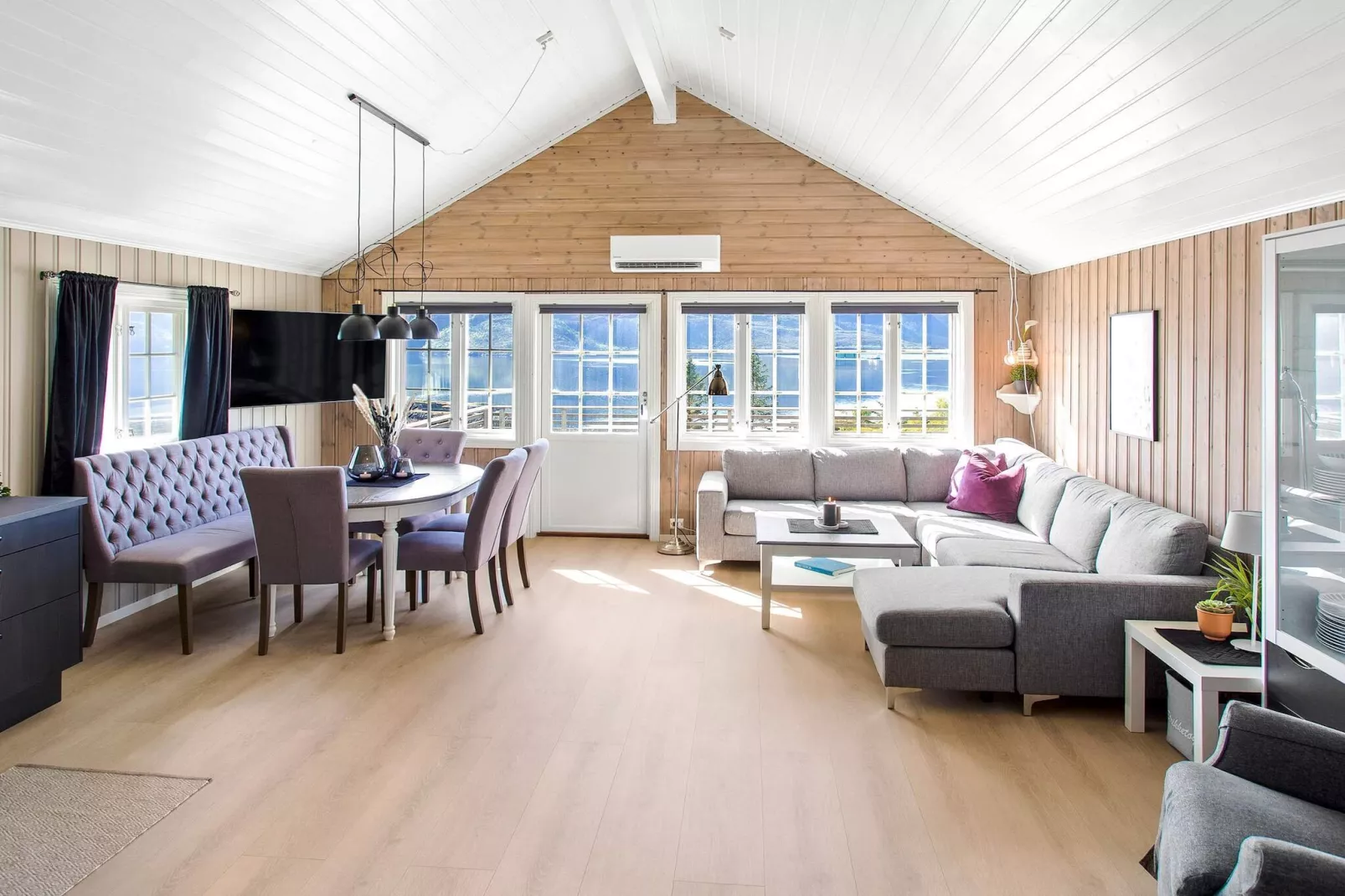 4 star holiday home in Naustbukta-Indoor