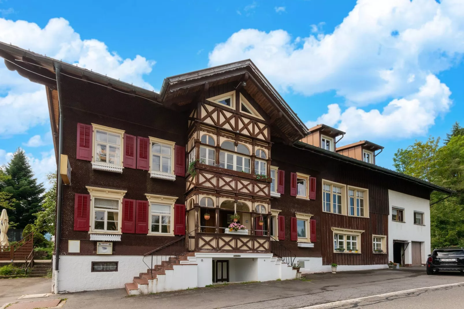 Apartment 4-Exterior summer