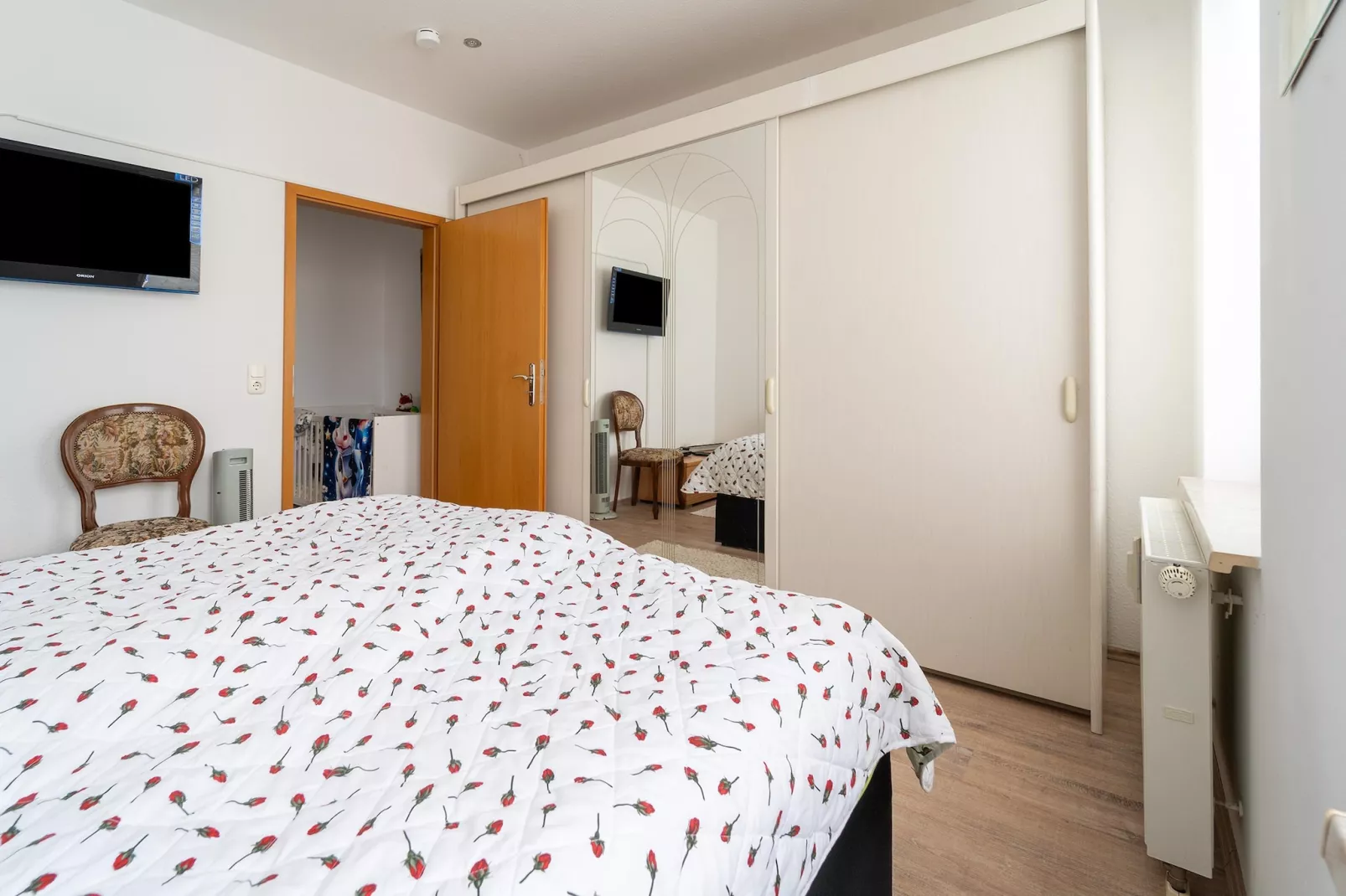 Ferienwohnung Petersberg-Bedroom