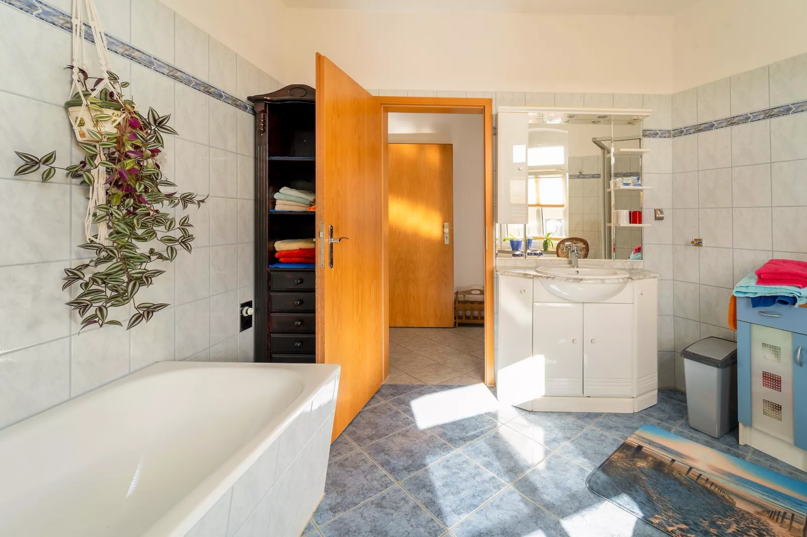 Ferienwohnung Petersberg-Bathroom