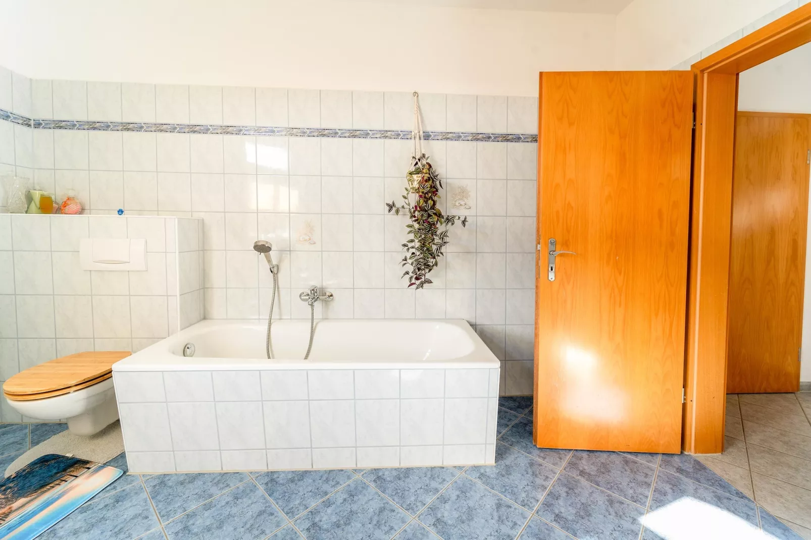 Ferienwohnung Petersberg-Bathroom