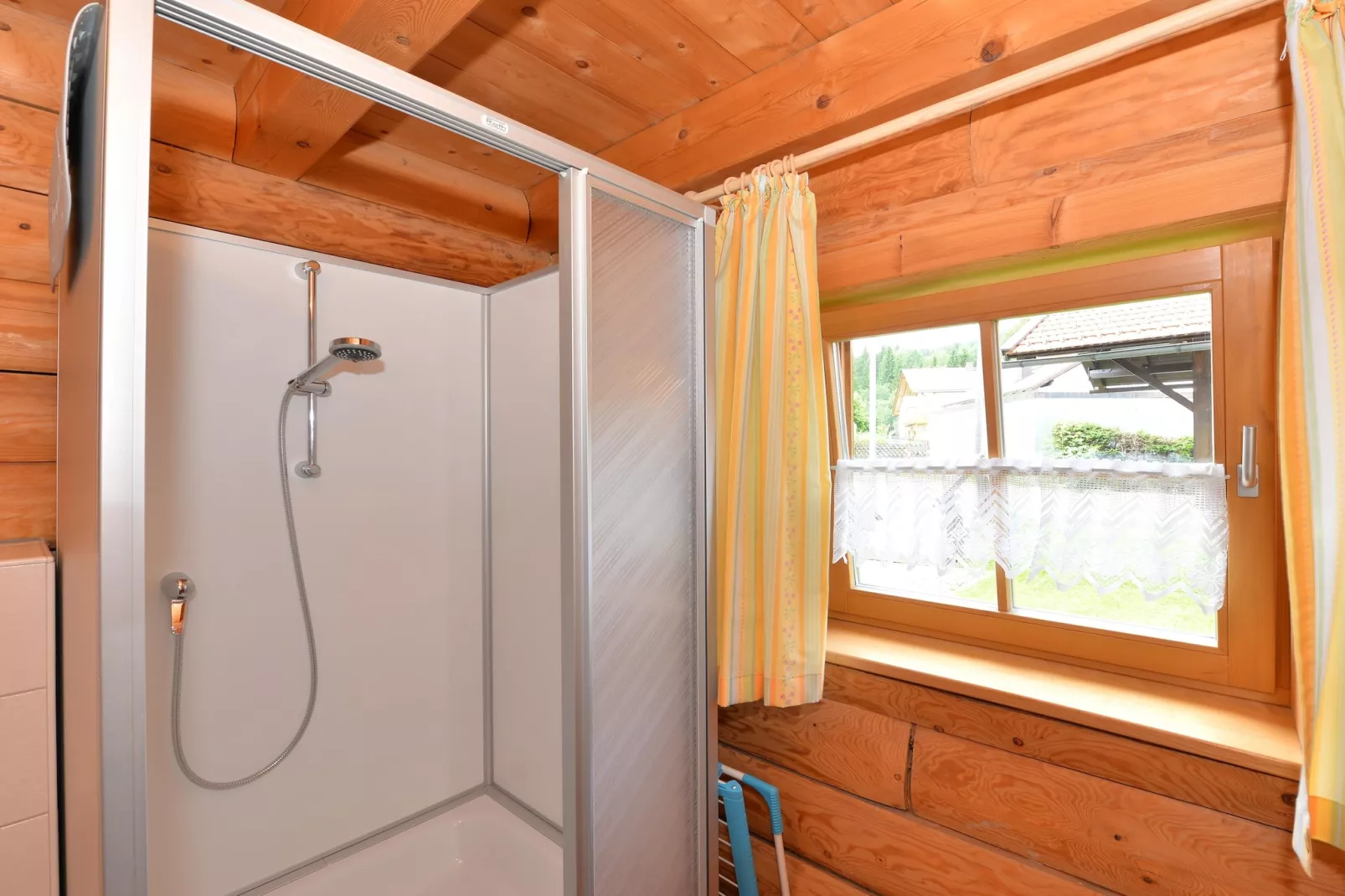 Schönes Holzhaus Arberblick-Badezimmer