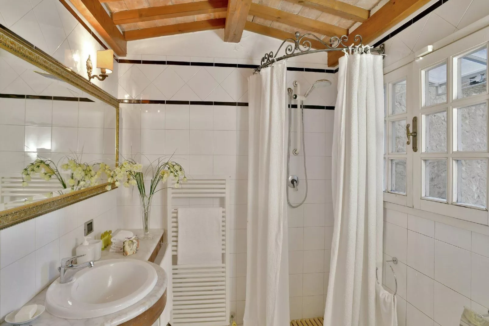 Giuditta Sei-Bathroom