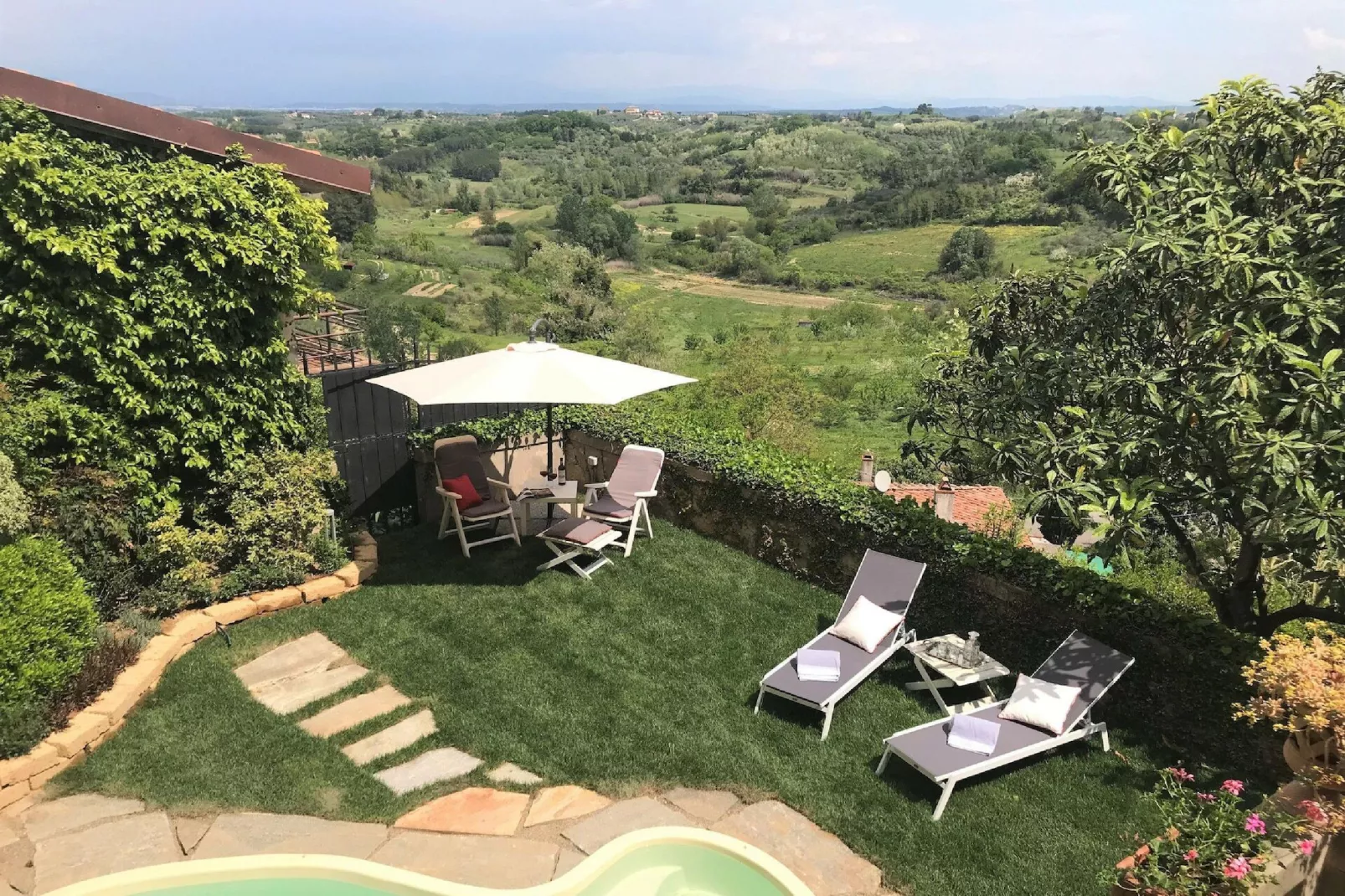 Giuditta Sei-Gardens summer