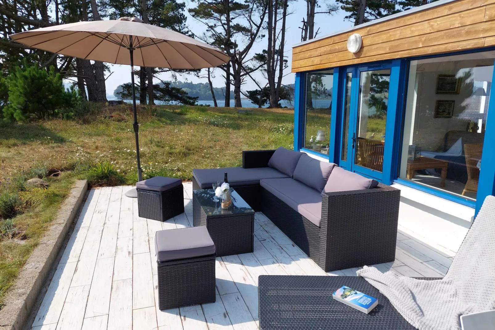 Ferienhaus vom Meer umgeben Hanvec-Terrace balcony