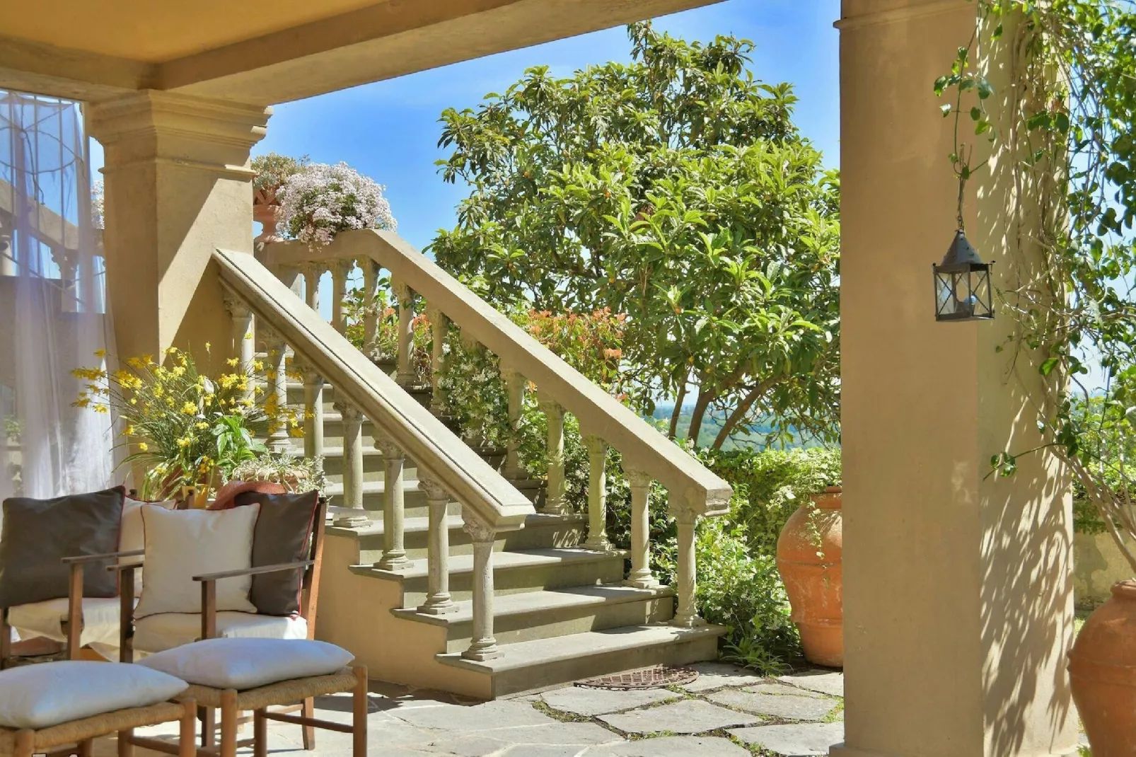 Giudy Quattro-Terrace balcony