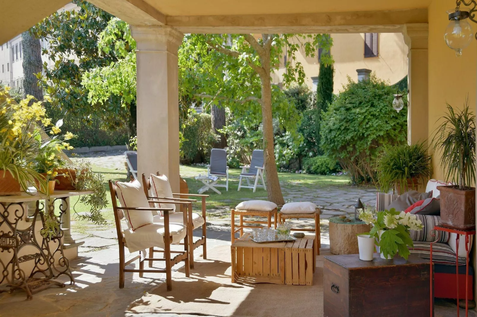 Giudy Quattro-Terrace balcony