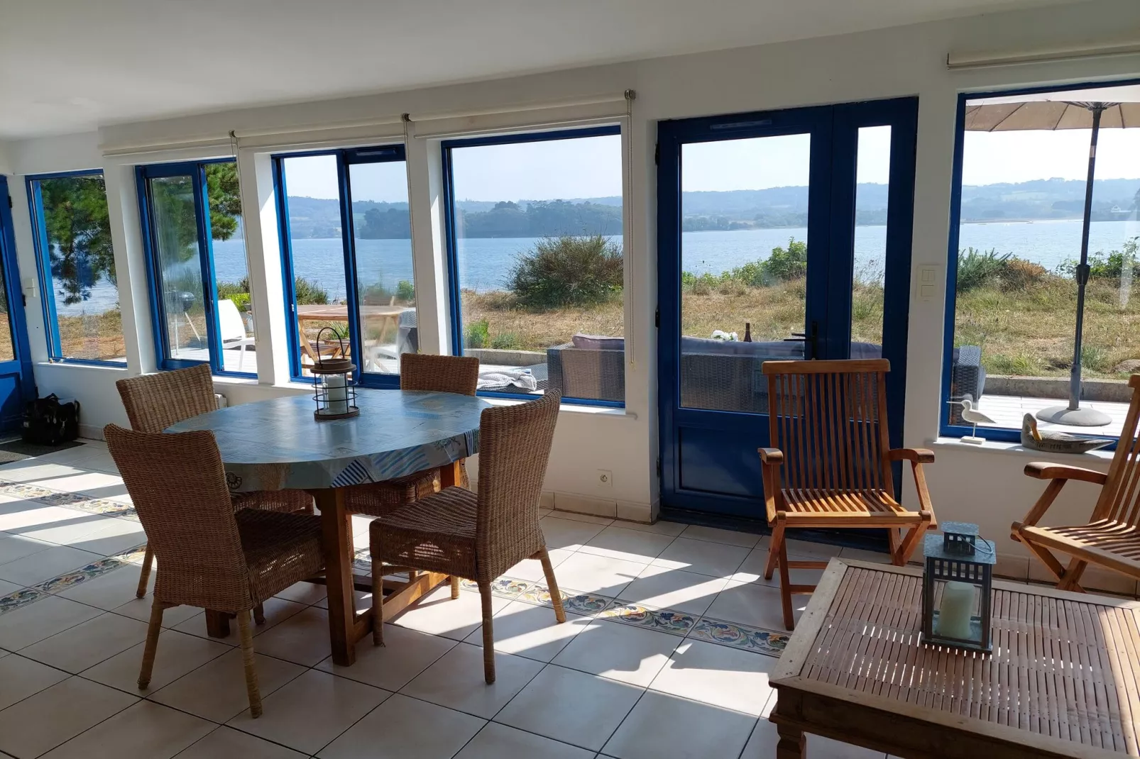 Ferienhaus vom Meer umgeben Hanvec-Dining room