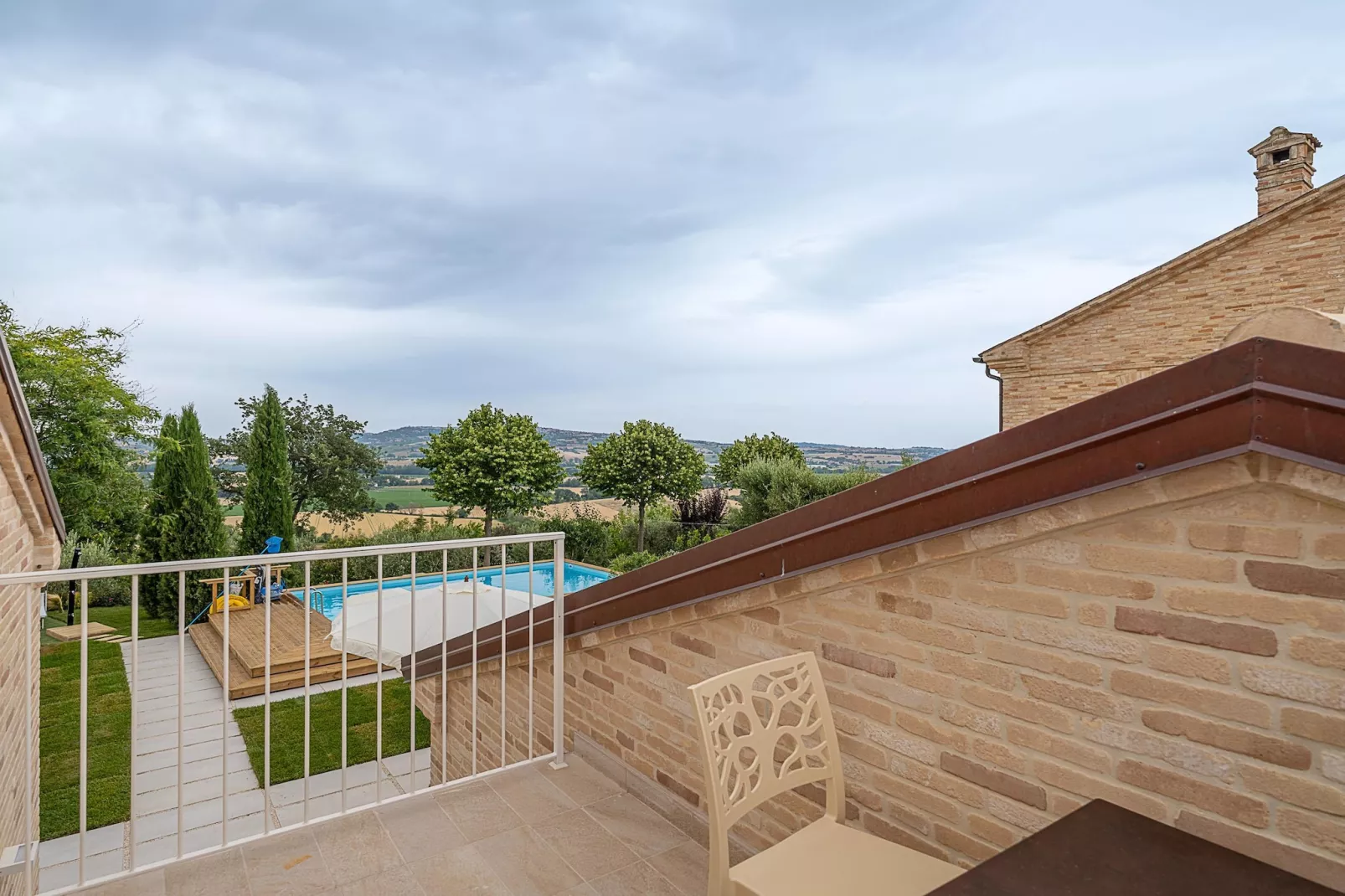 Infiniti Colli 4 pax-Terrace balcony