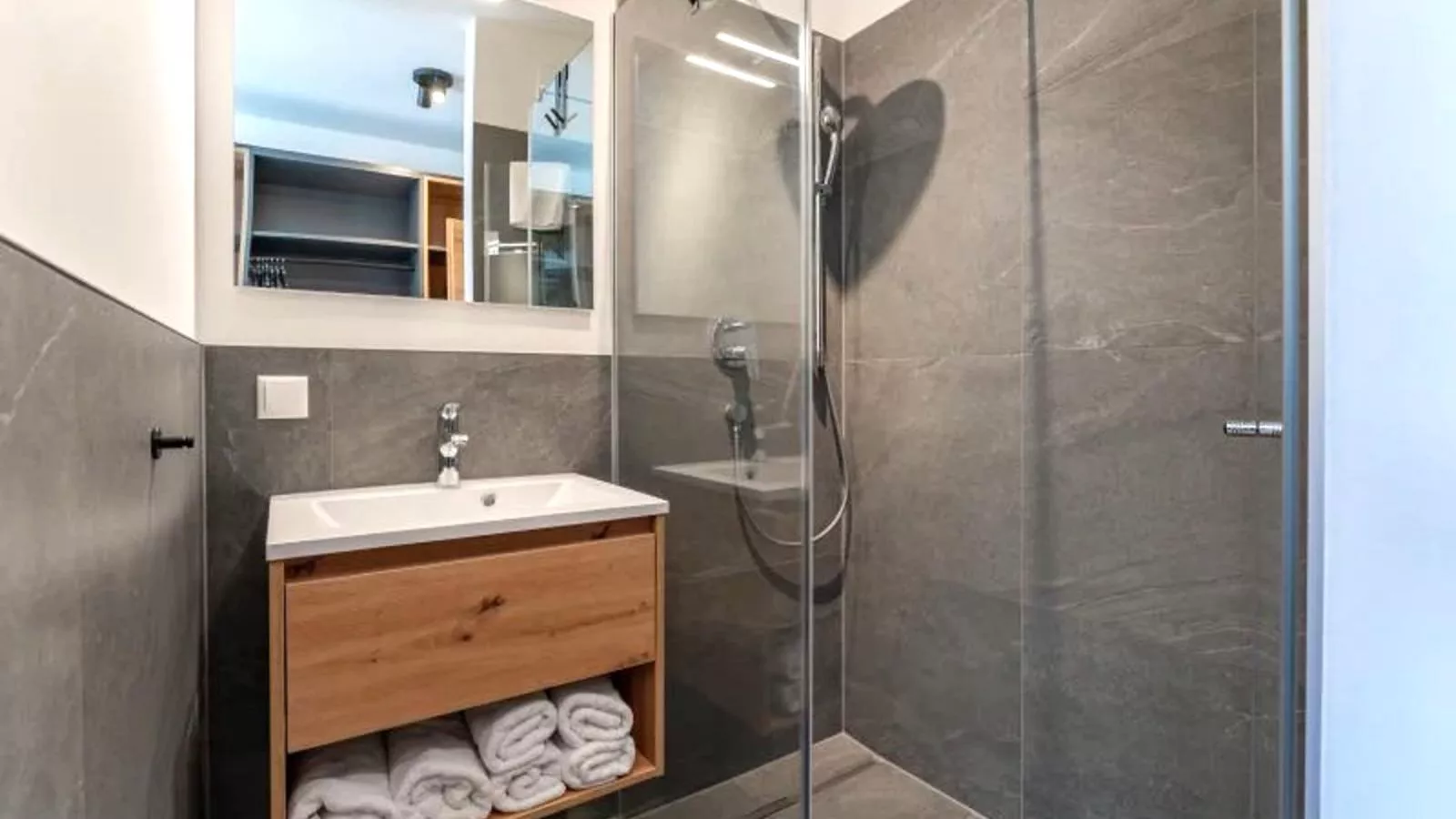 Grebenzen Lodge Edelweiss-Bathroom