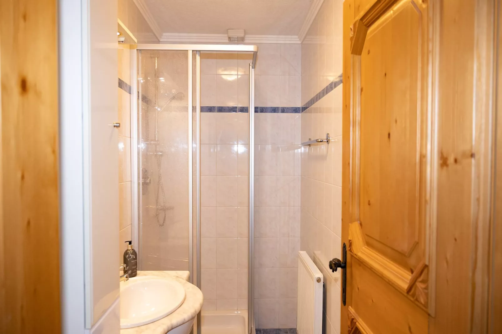 Bergliebe & Waldrand-Bathroom