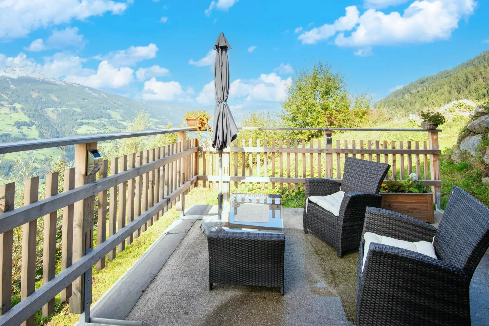 Alpblick Apart-Terrace balcony