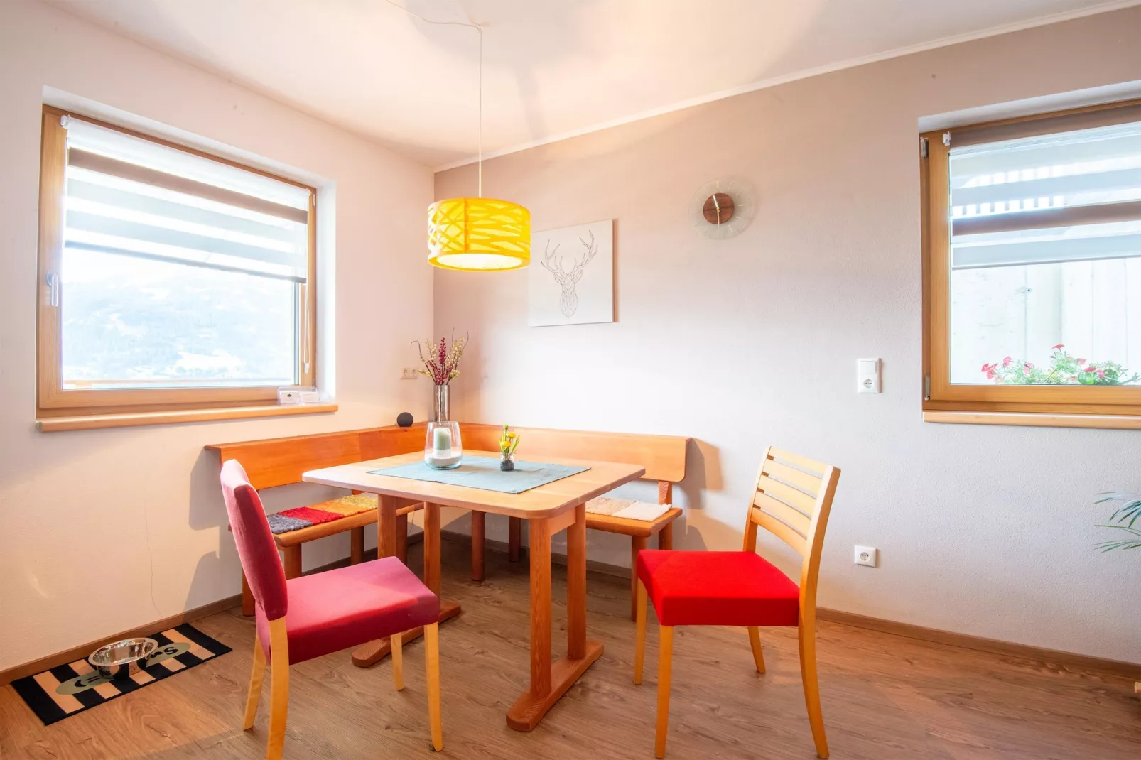 Alpblick Apart-Dining room