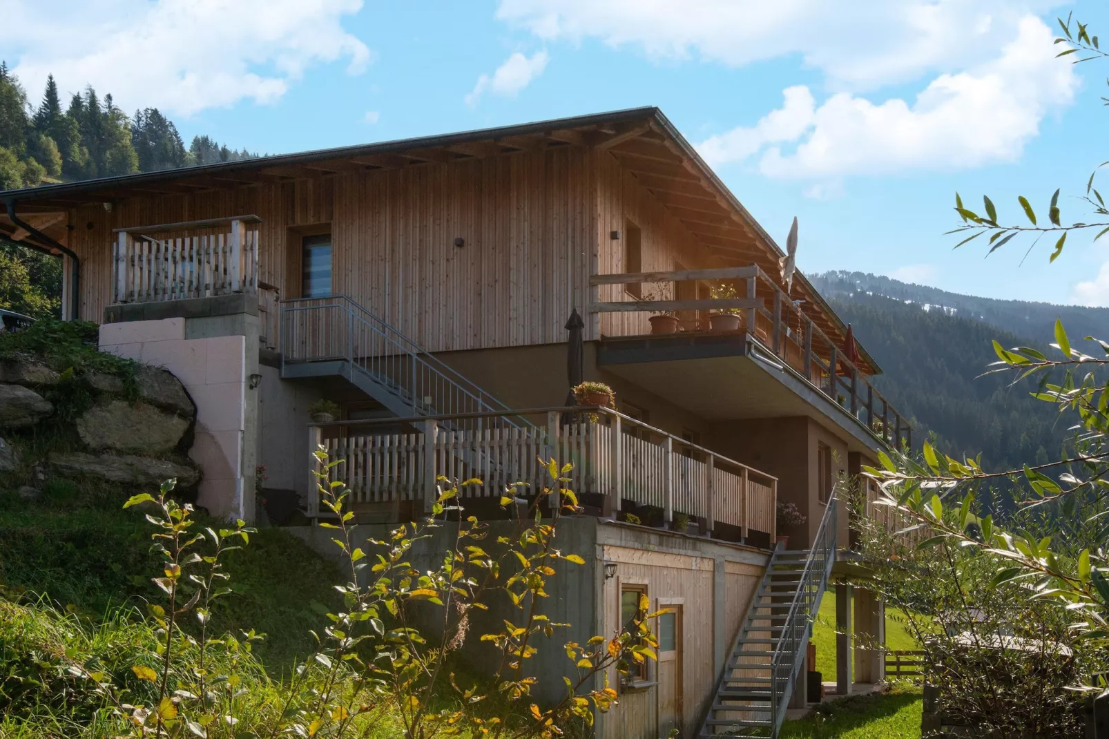 Alpblick Apart-Exterior summer