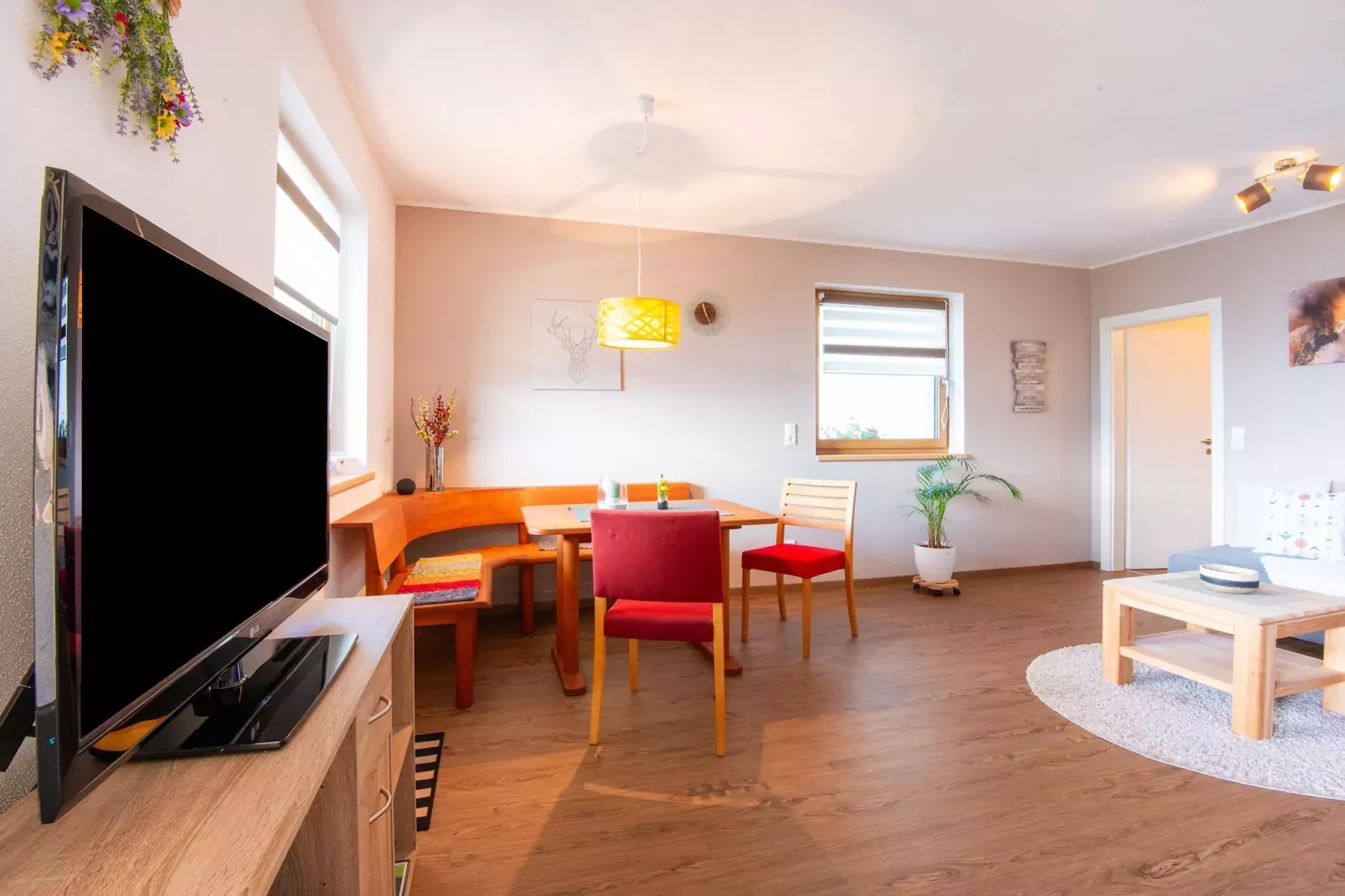 Alpblick Apart-Living room