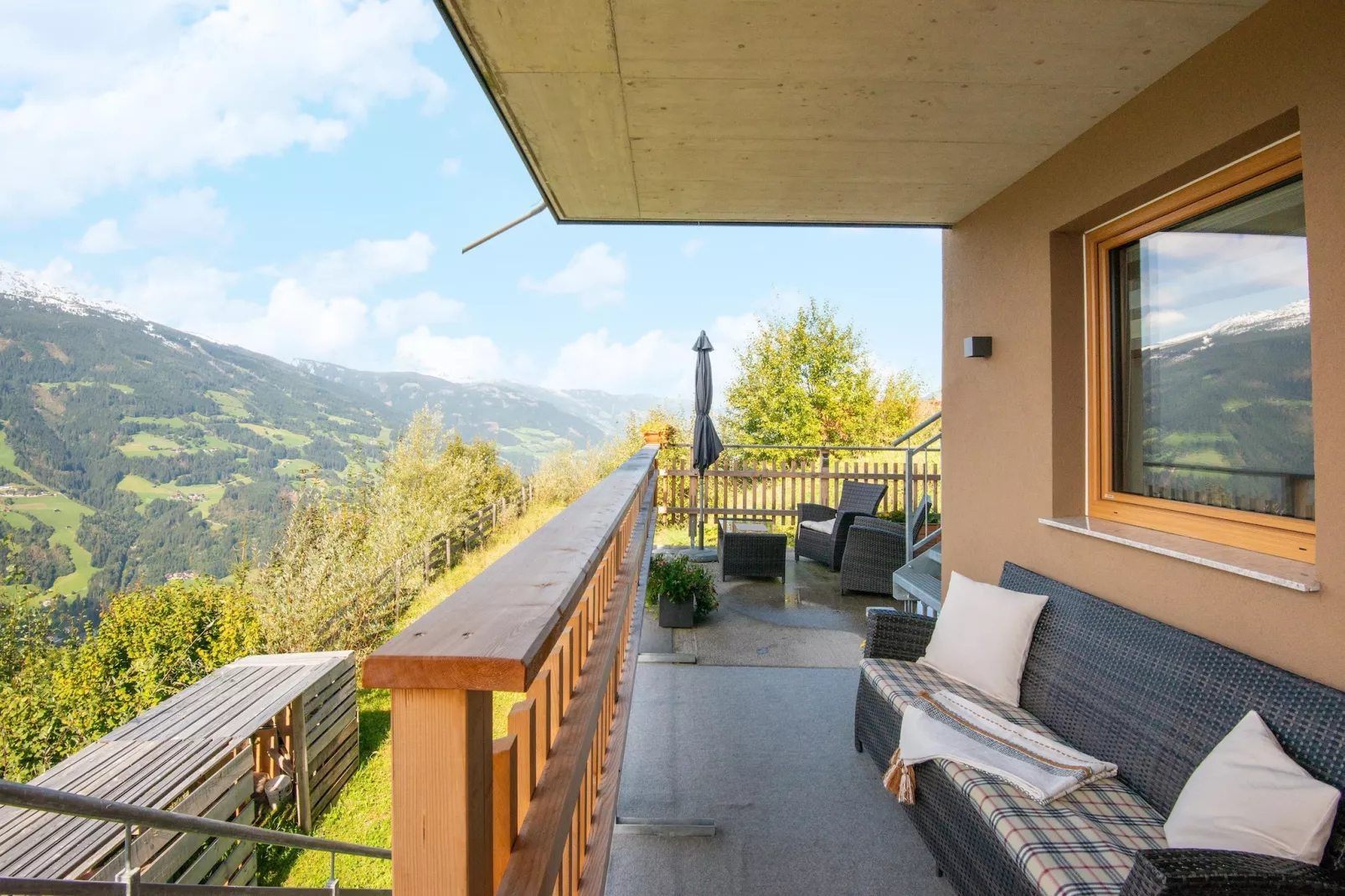 Alpblick Apart-Terrace balcony