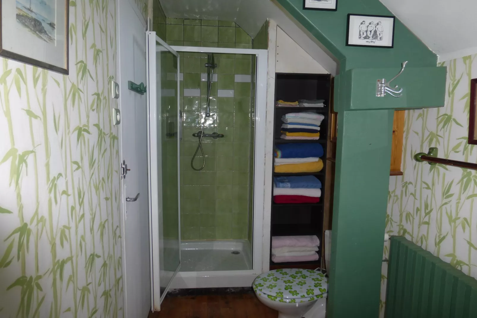 Holiday home in Canville la Rocque-Bathroom