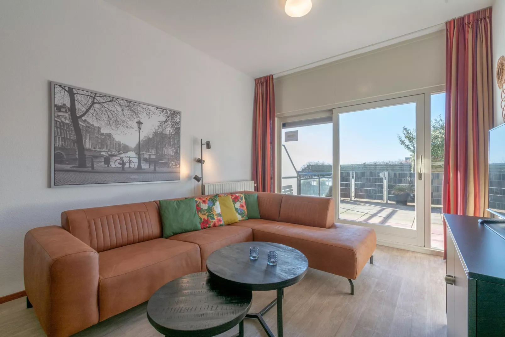 Wijde Blick 103-Living room
